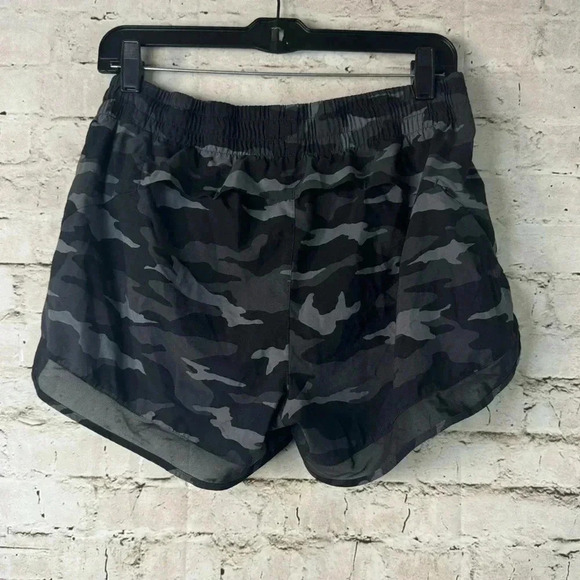 Athleta Women's Medium Mesh Racer Run Short 4" Black Grey Camouflage Camo M Med - Picture 2 of 11